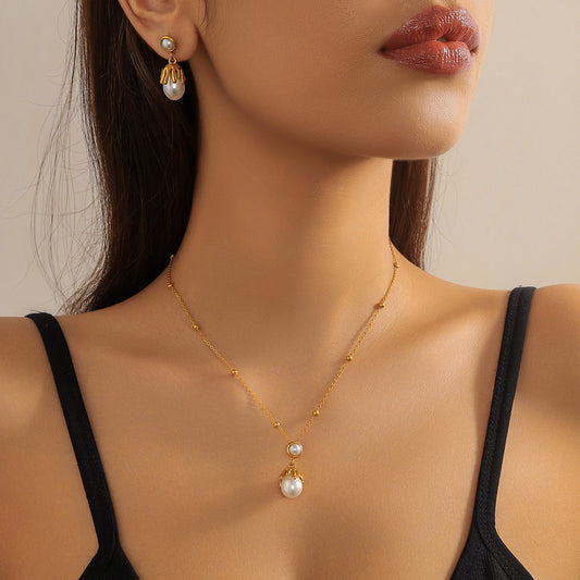 vintage style necklace and earring set