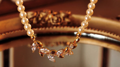 Pearl and zircon necklace