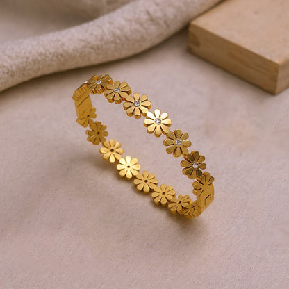 Titanium steel flower-open wristband