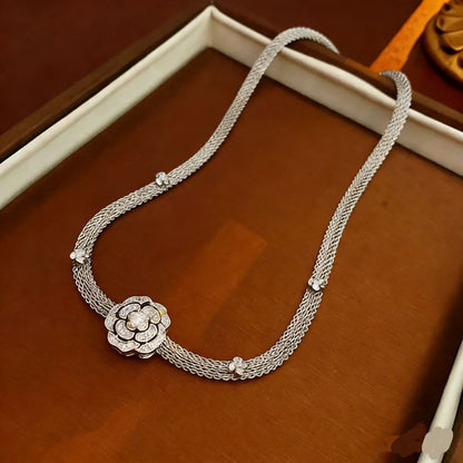 Elegante collar de clavícula