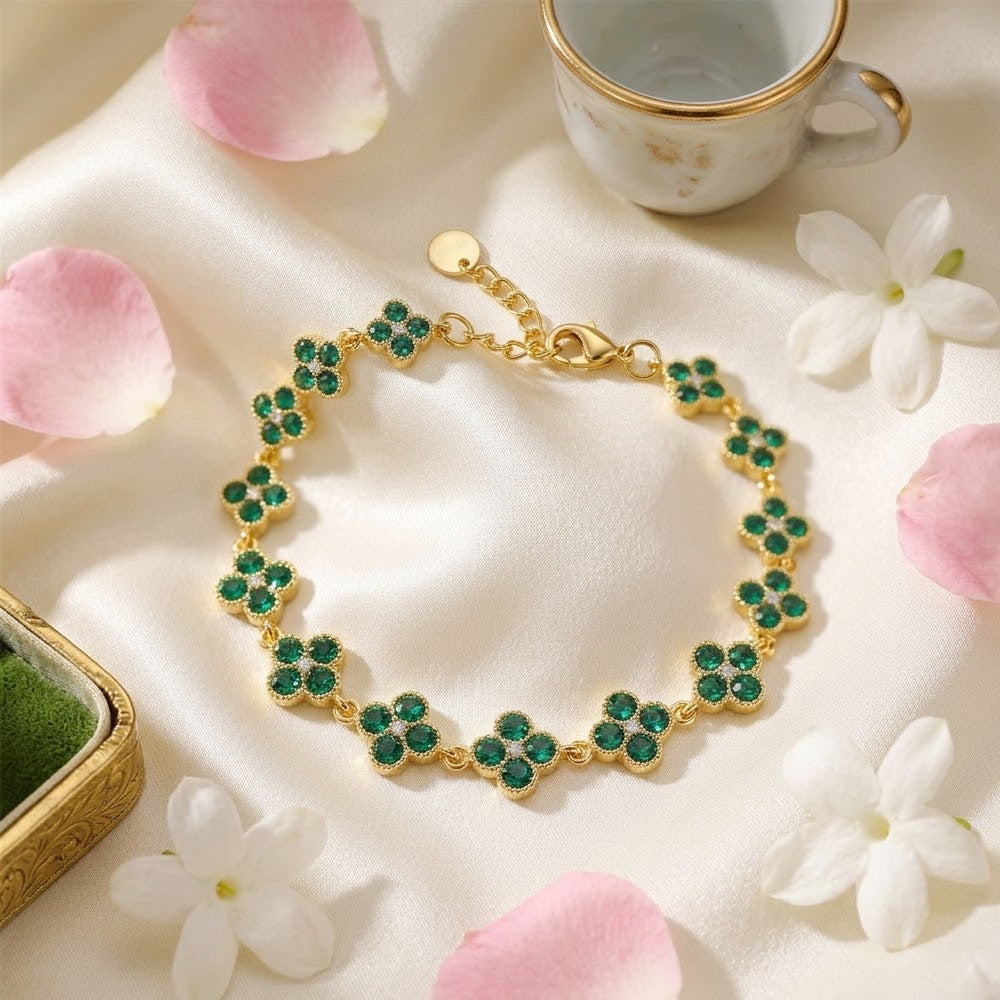 Luxurious and exquisite zircon clover bracelet