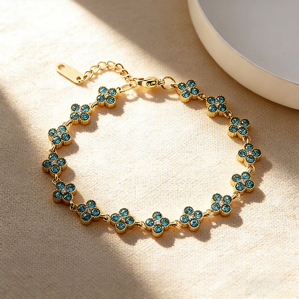 Luxurious and exquisite zircon clover bracelet