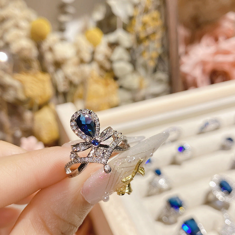 Luxurious blue natural stone ring