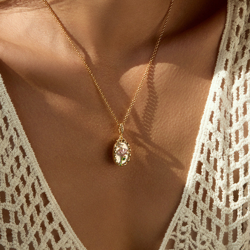 vintage style necklace