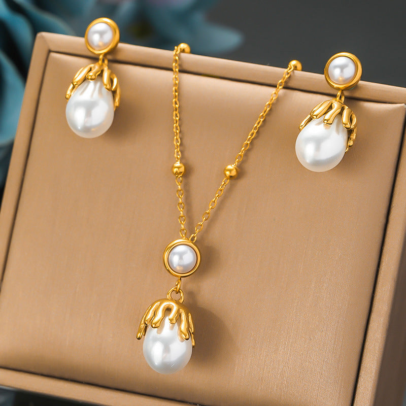 vintage style necklace and earring set