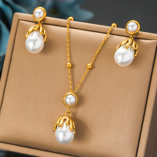 vintage style necklace and earring set