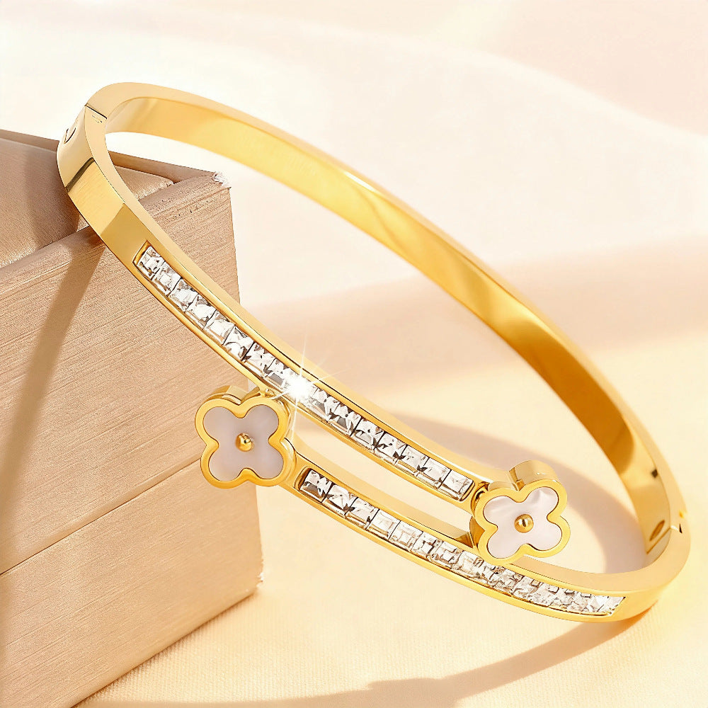 Tarnish-free fashion bangle
